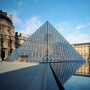 تصویر - هرم موزه لوور برنده یک آزمون تاریخی شد - معماری