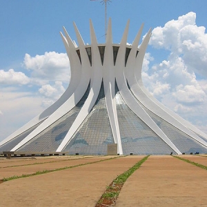 تصویر - کلیسای جامع برزیلیا ، اثر معماران Oscar Niemeyer ، برزیل - معماری