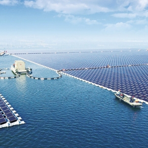 عکس - آغاز به کار بزرگترین نیروگاه خورشیدی شناور جهان در هواینان چین 