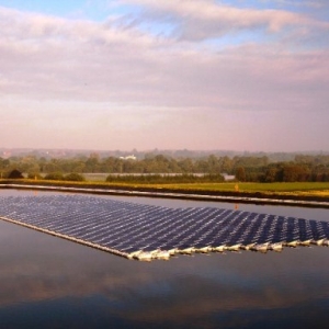تصویر - آغاز به کار بزرگترین نیروگاه خورشیدی شناور جهان در هواینان چین  - معماری