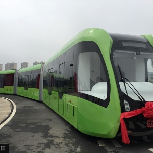 تصویر - رونمایی چین از اولین قطار بدون ریل جهان - معماری