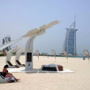 تصویر - نخل های خورشیدی هوشمند،دبی را به وای فای و ایستگاه شارژ مجهز می کنند. - معماری