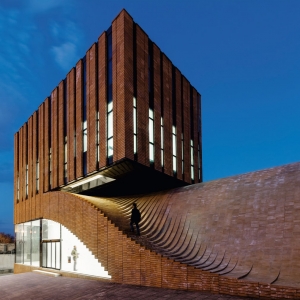 تصویر - انتشار کتاب جدیدی از مورخ آمریکایی معماری درباره 100 اثر خشتی معاصر - معماری