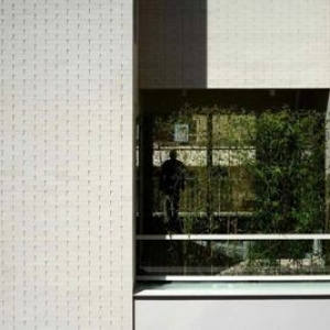 تصویر - سازماندهی فضایی و بیان درون و بیرون در   گالری سفید   نگاهی به پروژه معمار سال 95 - معماری