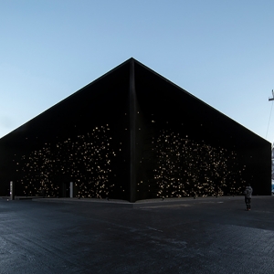 تصویر - تاریک‌ترین ساختمان روی زمین  پاویون هنرمند هندی در المپیک زمستانی 2018 - معماری