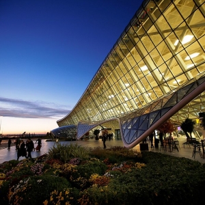 تصویر - آغاز صدور ویزا برای اتباع ایران در فرودگاه باکو - معماری