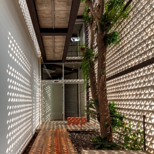 تصویر - نور طبیعی و تهویه در 16 حیاط مدرن - معماری
