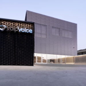 تصویر - دفتر مرکزی VoipVoice , اثر تیم طراحی LDA.iMdA architetti associati , ایتالیا - معماری