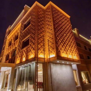 تصویر - تعامل معماری و صنعت توریسم , روایت متفاوت از معماری هتل‌ها در ایران - معماری