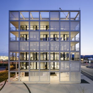 عکس - ساختمان مرکزي شرکت C&P , اثر گروه معماری INNOCAD , اتریش