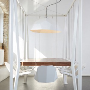 تصویر - میز با صندلی های تاب مانند (Swing Table) ، اثر تیم طراحی Duffy London - معماری