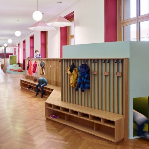 تصویر - تبدیل راهروهای مدرسه ای در سوئیس به فضایی آموزشی و جذاب - معماری
