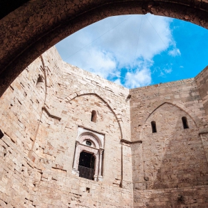 تصویر - قلعه ی دل مونته ( Castel del Monte ) , شاهکار معماری ایتالیا - معماری