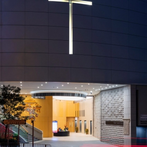 تصویر -  کلیسای آسمان خراش ،اثر تیم طراحی روکو ،هنگ کنگ - معماری
