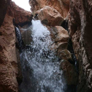 تصویر - آبشار زیبای مُجـِن , یکی از پر هیجان‌ترین و جذاب‌ترین آبشارهای ایران - معماری