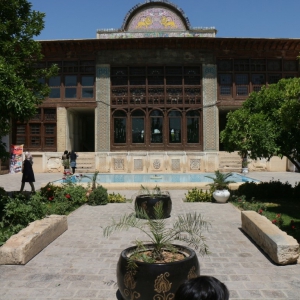 تصویر -  موزه مادام توسوی ( موزه مشاهیر فارس ) , شیراز - معماری