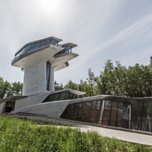 تصویر - اقامتگاه Capital Hill Residence , توسط معمار زاها حدید ( Zaha Hadid ) , روسیه - معماری