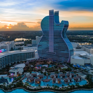تصویر - هتل گیتار ( Guitar-shaped Hard Rock ) , اثر  klai juba wald architecture , آمریکا - معماری