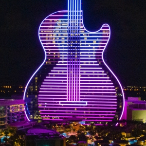 تصویر - هتل گیتار ( Guitar-shaped Hard Rock ) , اثر  klai juba wald architecture , آمریکا - معماری