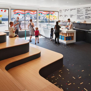 تصویر - نگاهی به طراحی داخلی یک بستنی فروشی در شیکاگو - معماری