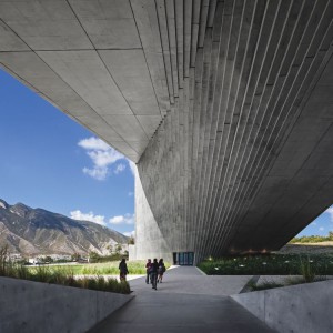 تصویر - مرکز آموزشی Roberto Garza Sada در دانشگاه Monterrey ، اثر تادائو آندو ( Tadao Ando ) ، مکزیک - معماری