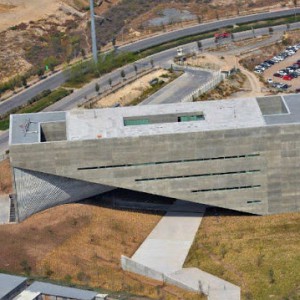 تصویر - مرکز آموزشی Roberto Garza Sada در دانشگاه Monterrey ، اثر تادائو آندو ( Tadao Ando ) ، مکزیک - معماری