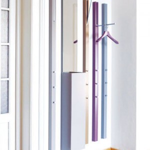 تصویر - آویز عمودی Coat rack ، اثر تیم طراحی Apartment 8 - معماری