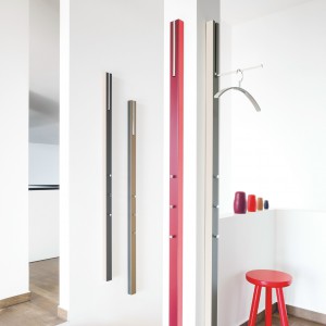 تصویر - آویز عمودی Coat rack ، اثر تیم طراحی Apartment 8 - معماری