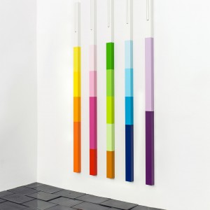 تصویر - آویز عمودی Coat rack ، اثر تیم طراحی Apartment 8 - معماری