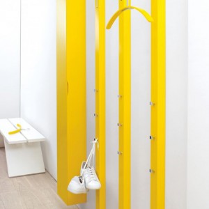 تصویر - آویز عمودی Coat rack ، اثر تیم طراحی Apartment 8 - معماری