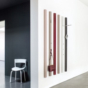 تصویر - آویز عمودی Coat rack ، اثر تیم طراحی Apartment 8 - معماری