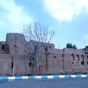 تصویر - تخریب شبانه برج تاریخی چمگردان لنجان - معماری