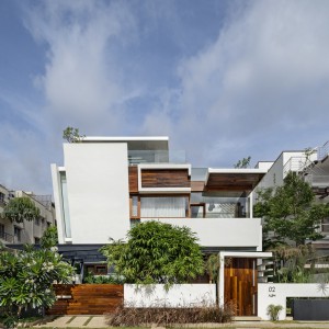 تصویر - مسکونی Floating Walls ، اثر Crest Architects , هند ، منطقه Bangalore - معماری