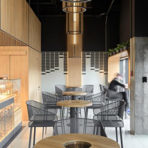 تصویر - طراحی میزهای خاص کافه رستورانی واقع در کی یف اوکراین - معماری