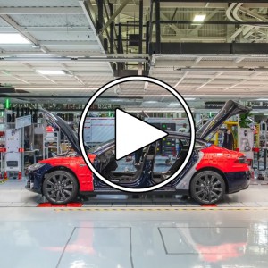 عکس - چگونه تسلا (Tesla) به سرعت کارخانه های خود را می سازد