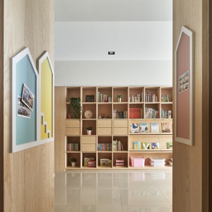 تصویر - وایت برد کشویی ویژگی اصلی طراحی اتاق کودک در این آپارتمان  - معماری