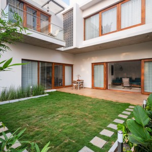 تصویر - مسکونی The Urban Courtyard Home ، اثر استودیو Sudaiva Studio ، هند  - معماری