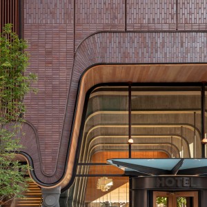 تصویر - الگوی آجری  در نمای Ace Hotel در تورنتو کانادا - معماری
