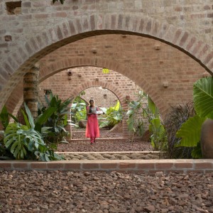 تصویر - سکونتگاه چندمنظوره Subterranean Ruins ، اثر تیم طراحی A Threshold , هند - معماری