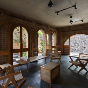 تصویر - سکونتگاه چندمنظوره Subterranean Ruins ، اثر تیم طراحی A Threshold , هند - معماری