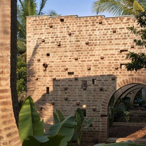 تصویر - سکونتگاه چندمنظوره Subterranean Ruins ، اثر تیم طراحی A Threshold , هند - معماری