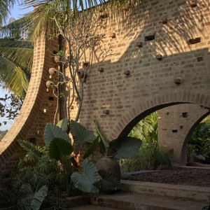 تصویر - سکونتگاه چندمنظوره Subterranean Ruins ، اثر تیم طراحی A Threshold , هند - معماری