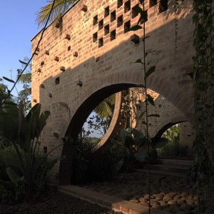 تصویر - سکونتگاه چندمنظوره Subterranean Ruins ، اثر تیم طراحی A Threshold , هند - معماری