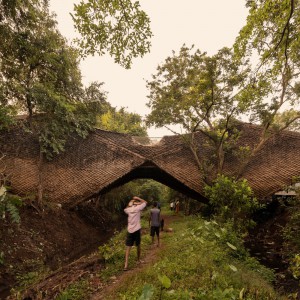 تصویر - خانه پل ، تجربه‌ای معمارانه میان زمین و آسمان ، اثر Wallmakers ، هند - معماری