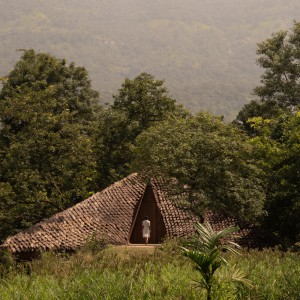 تصویر - خانه پل ، تجربه‌ای معمارانه میان زمین و آسمان ، اثر Wallmakers ، هند - معماری