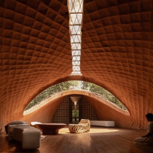 تصویر - خانه پل ، تجربه‌ای معمارانه میان زمین و آسمان ، اثر Wallmakers ، هند - معماری