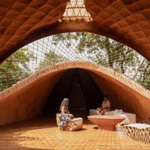 تصویر - خانه پل ، تجربه‌ای معمارانه میان زمین و آسمان ، اثر Wallmakers ، هند - معماری