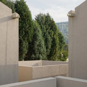 تصویر - خانه KLEE در ساپانجا؛ هم‌نشینی ارگانیک حجم‌ها در بستر طبیعت ، اثر the | work - معماری