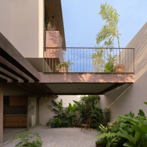 تصویر - خانه Paseo House of Cantera ٬ دفتر معماری Antumbra estudio ٬ مکزیک - معماری