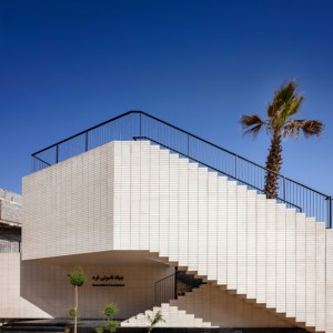 تصویر - ساختمان مدیریت خوابگاه سامیان ٬ اثر گروه معماری اشعری و همکاران ٬ شیراز - معماری